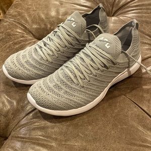 APL techloom wave grey running shoes